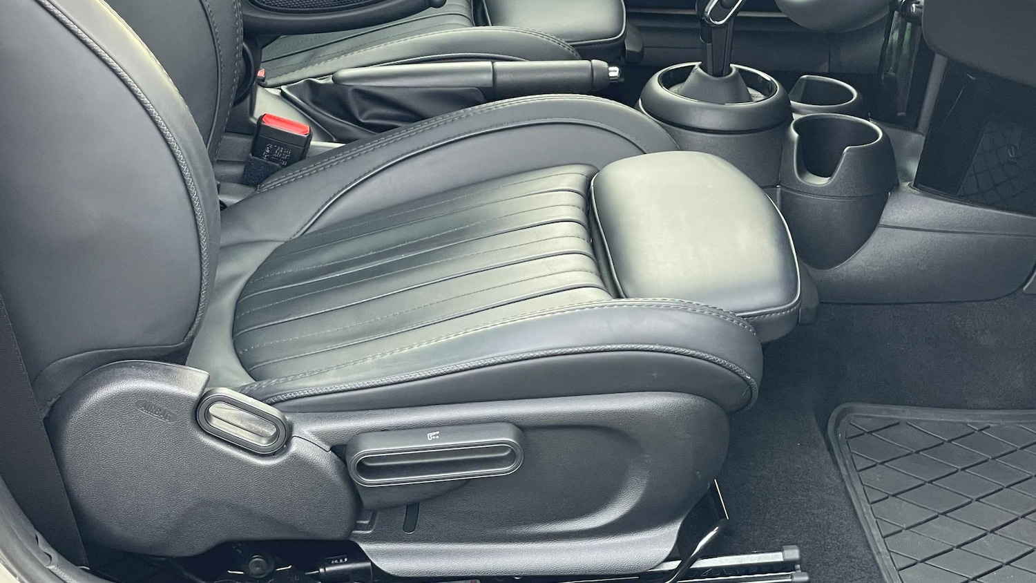 Used MINI Hatch 2022 for sale - 76515560: Photo 21