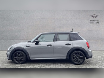 Used MINI Hatch 2022 for sale - 76435649: Photo