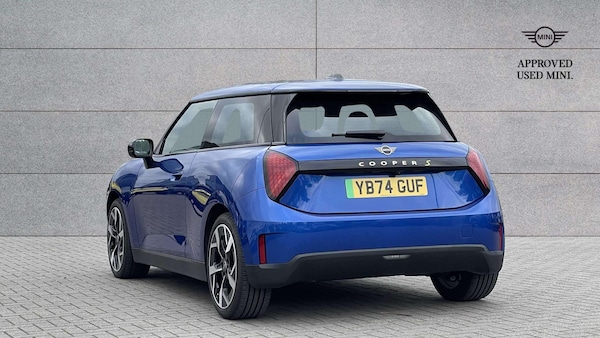 Used MINI Cooper 2024 for sale - 76205139: Photo 2