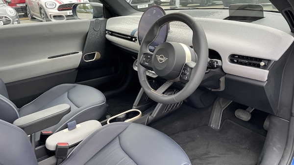 Used MINI Cooper 2024 for sale - 76205139: Photo 4