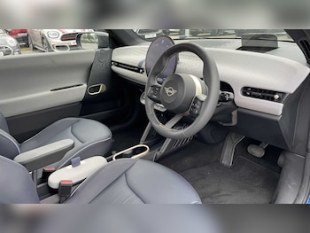 Used MINI Cooper 2024 for sale - 76205139: Photo 4
