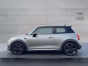 Used MINI Hatch 2019 for sale - 76875708: Photo