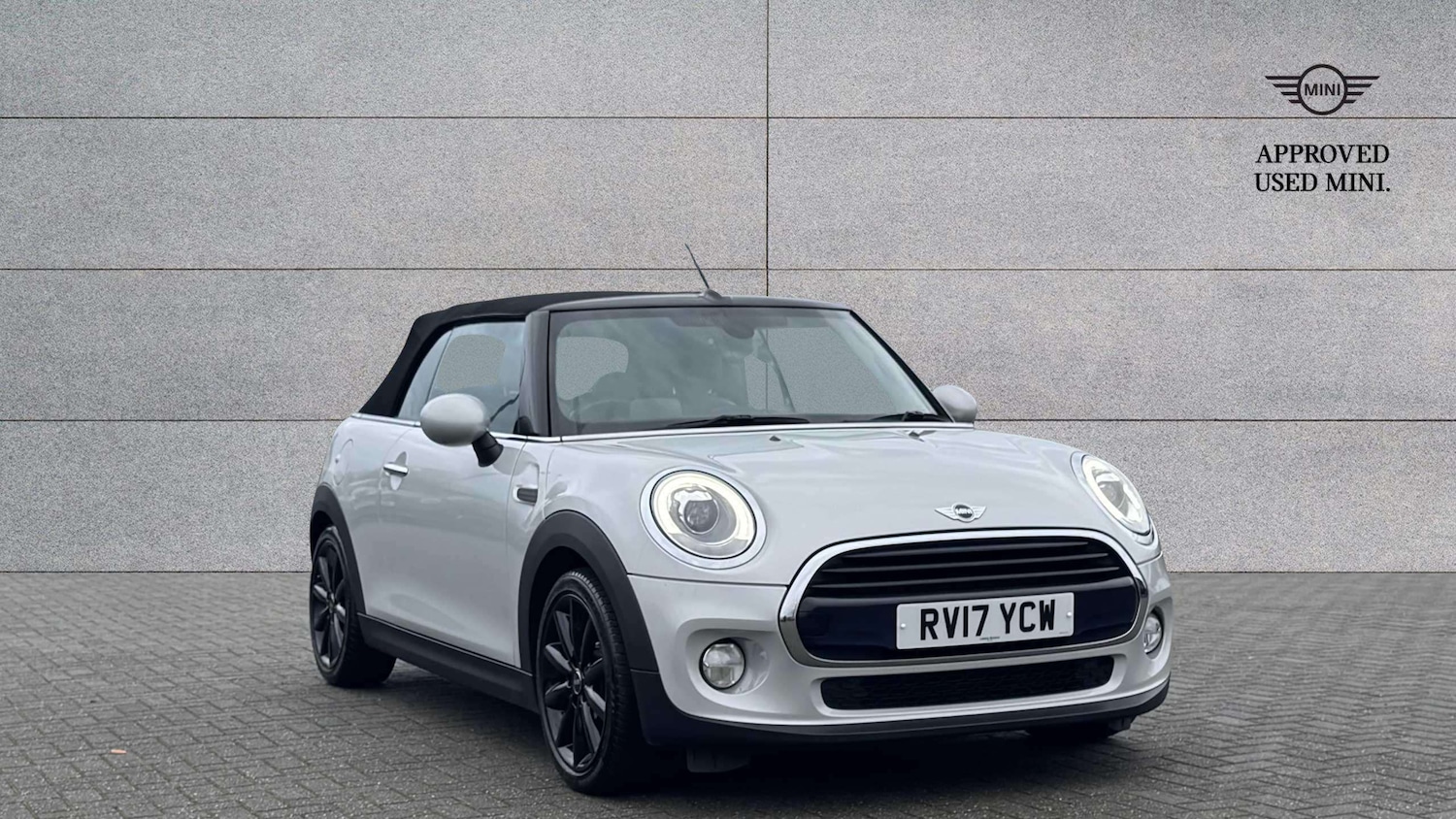 Used MINI Convertible 2017 for sale - 76553264: Photo 1