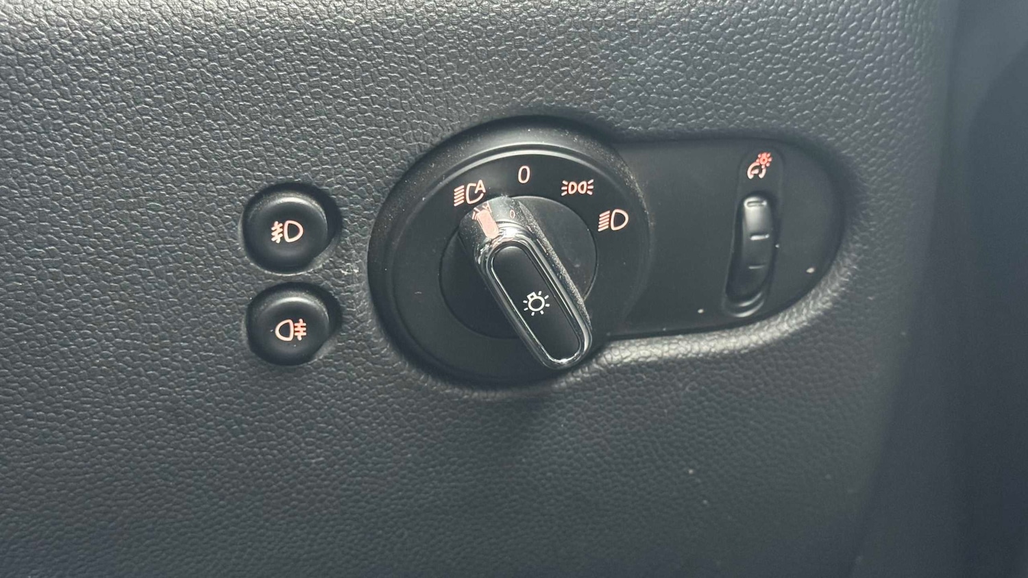 Used MINI Convertible 2017 for sale - 76553264: Photo 29