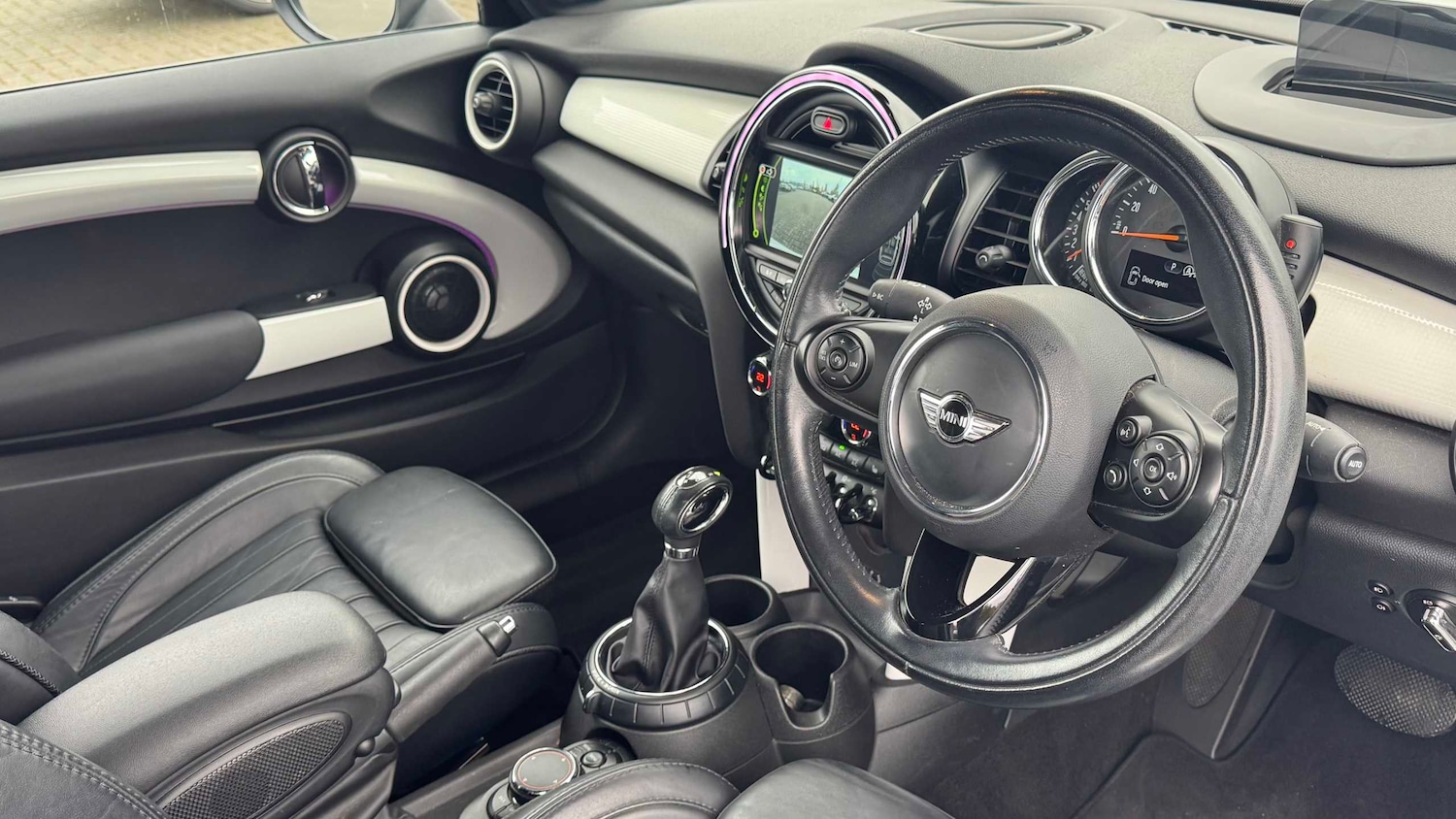 Used MINI Convertible 2017 for sale - 76553264: Photo 6