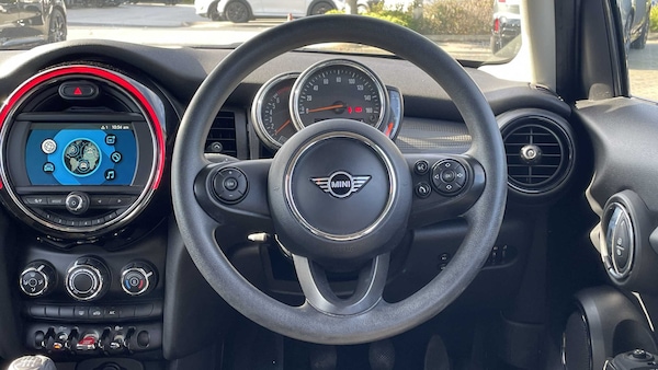 Used MINI Hatch 2019 for sale - 76113471: Photo 5