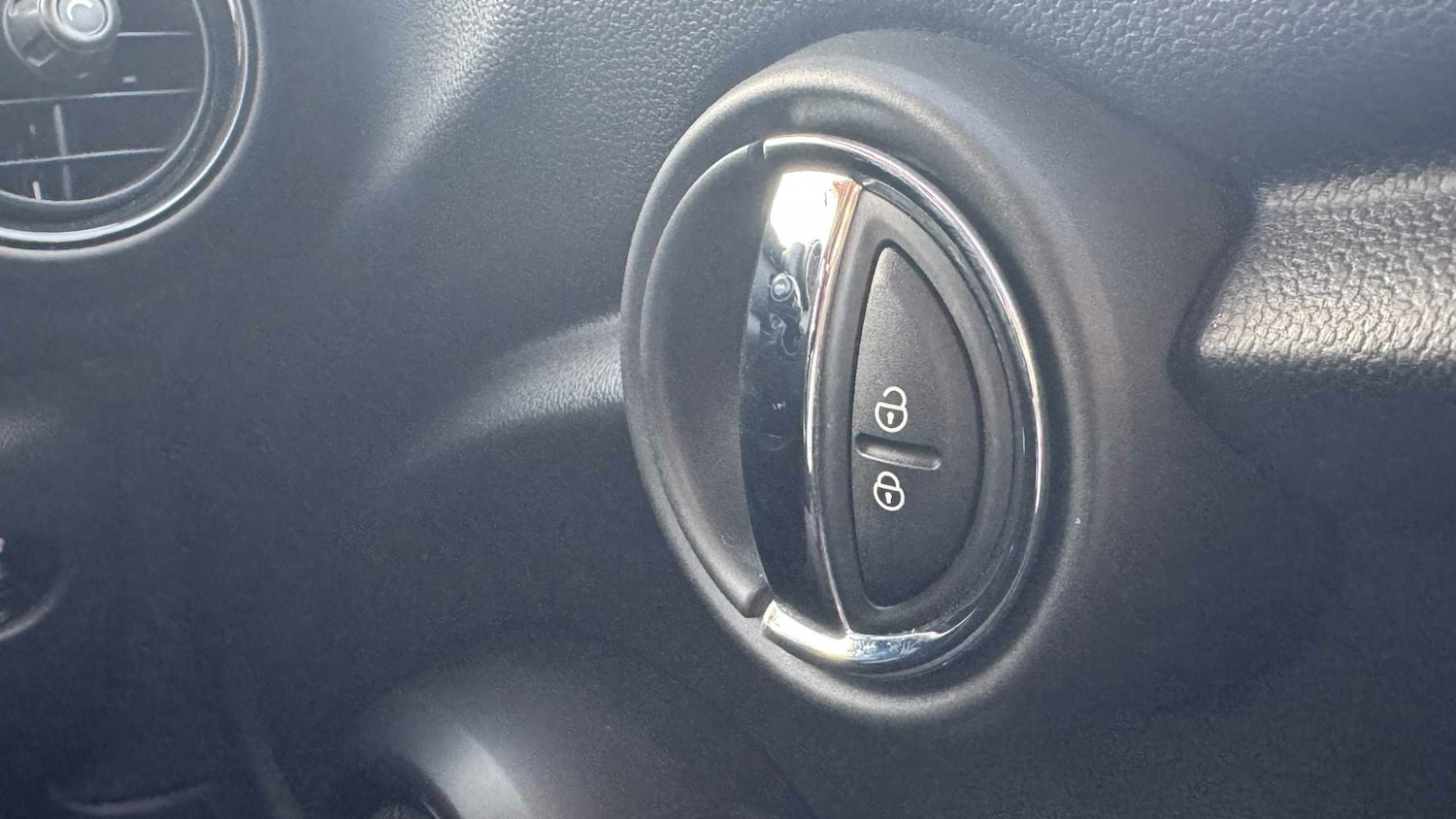 Used MINI Hatch 2017 for sale - 76411292: Photo 23