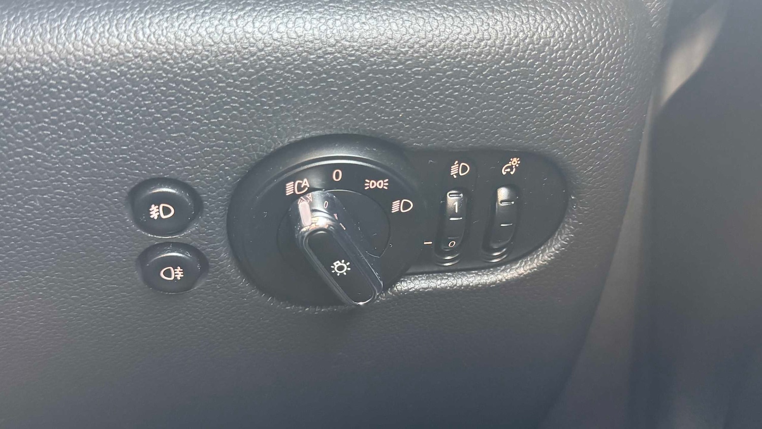 Used MINI Hatch 2017 for sale - 76411292: Photo 24