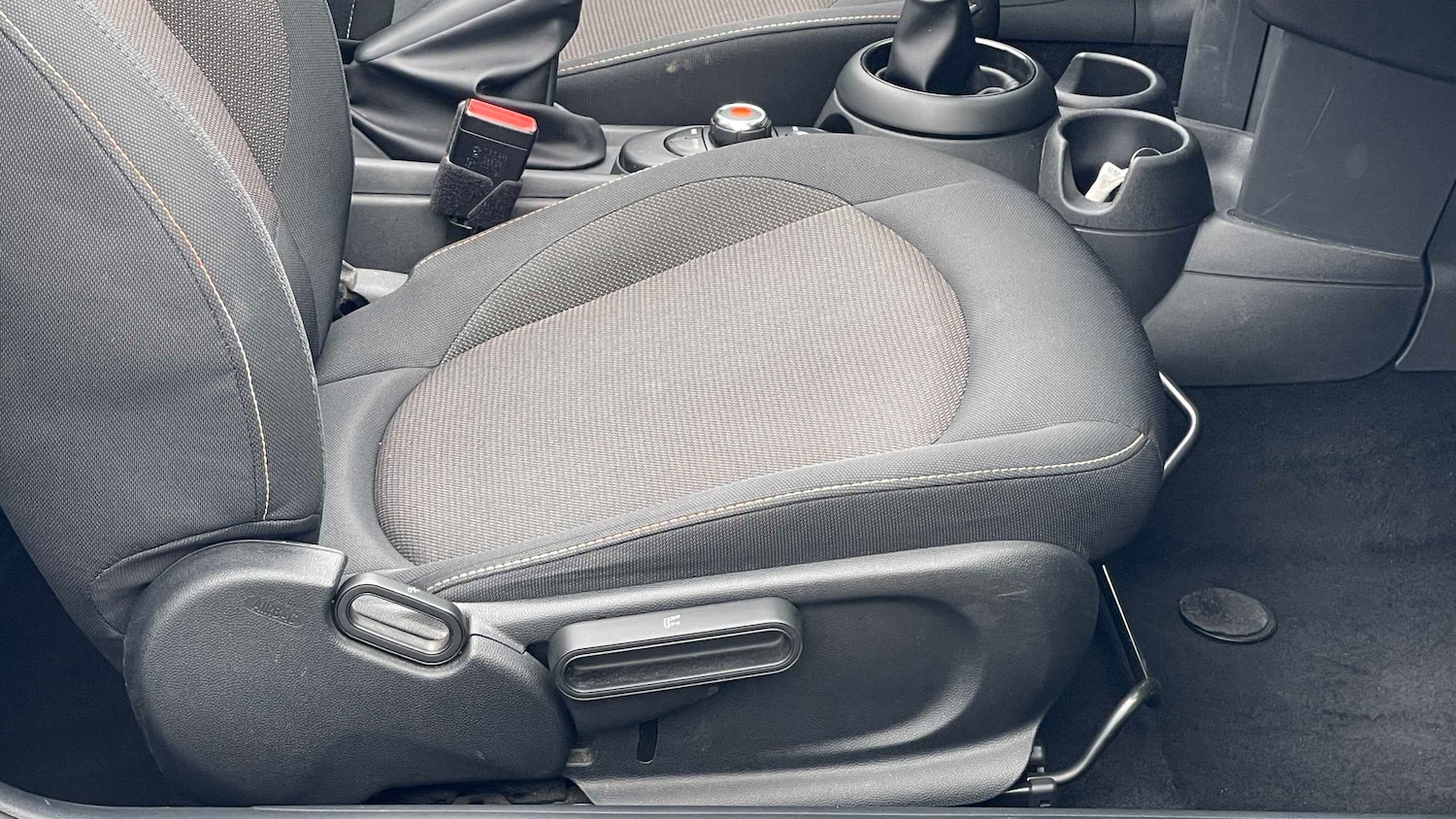 Used MINI Convertible 2017 for sale - 77995838: Photo 18