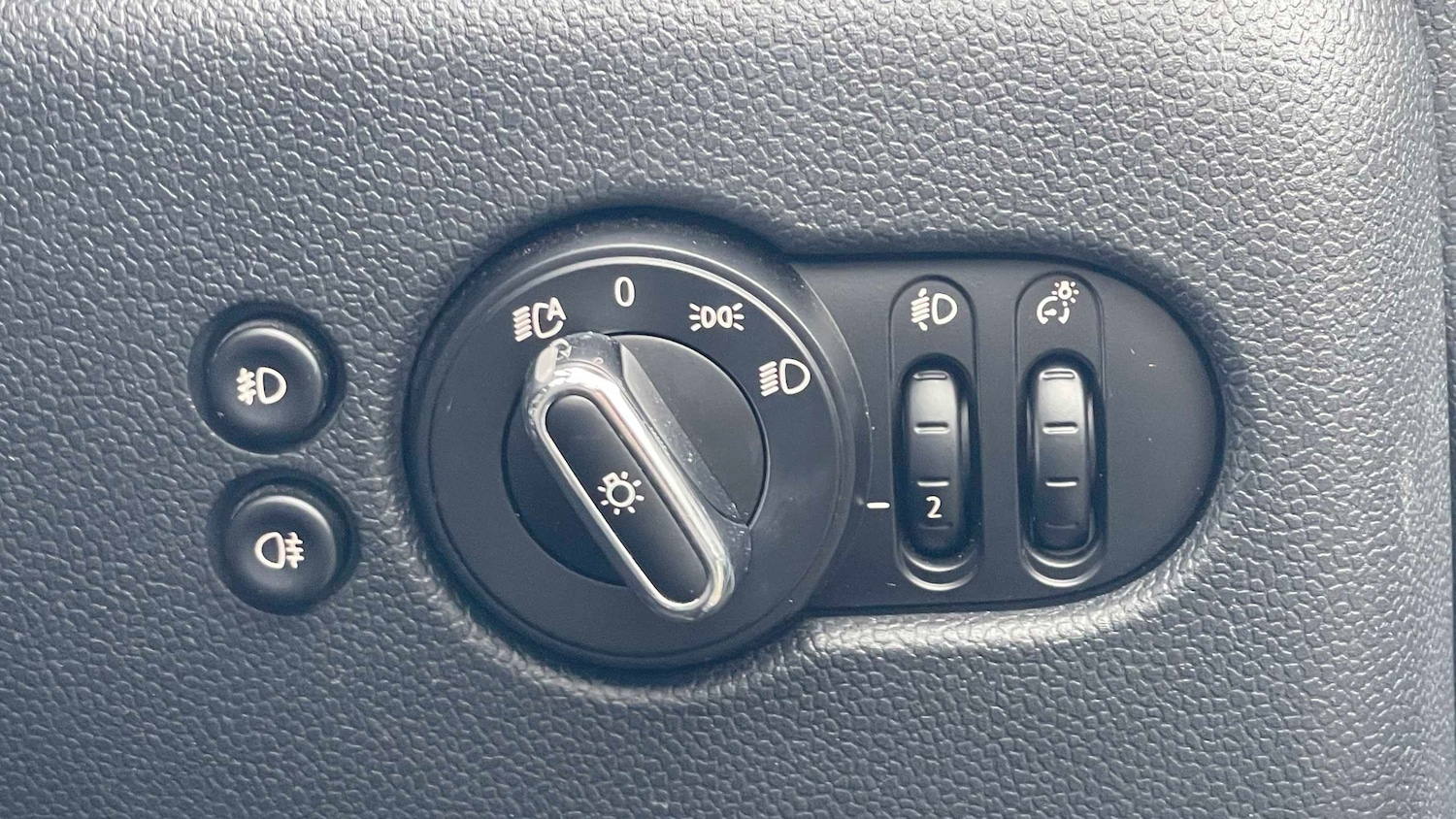 Used MINI Convertible 2017 for sale - 77995838: Photo 19