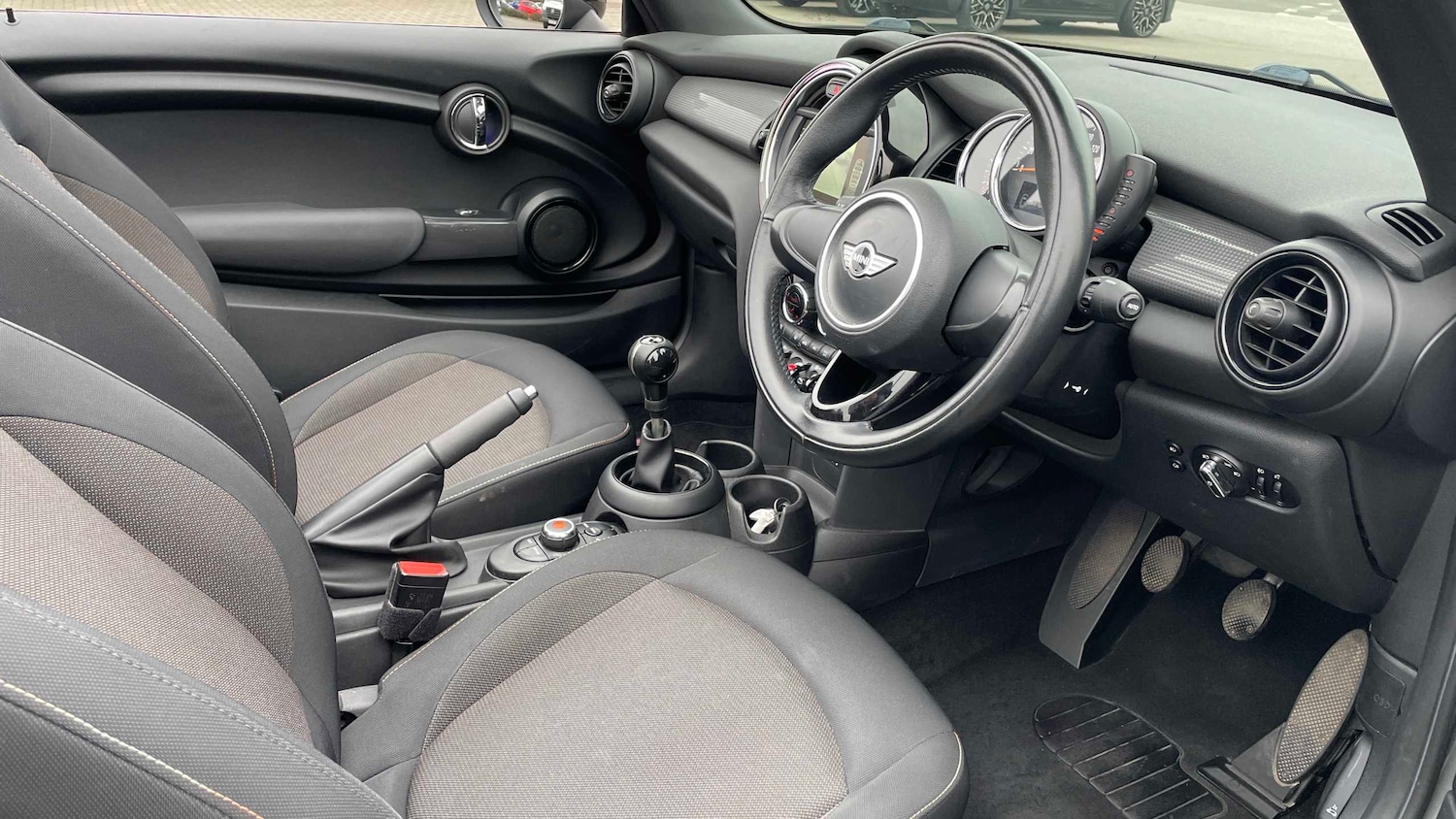 Used MINI Convertible 2017 for sale - 77995838: Photo 5