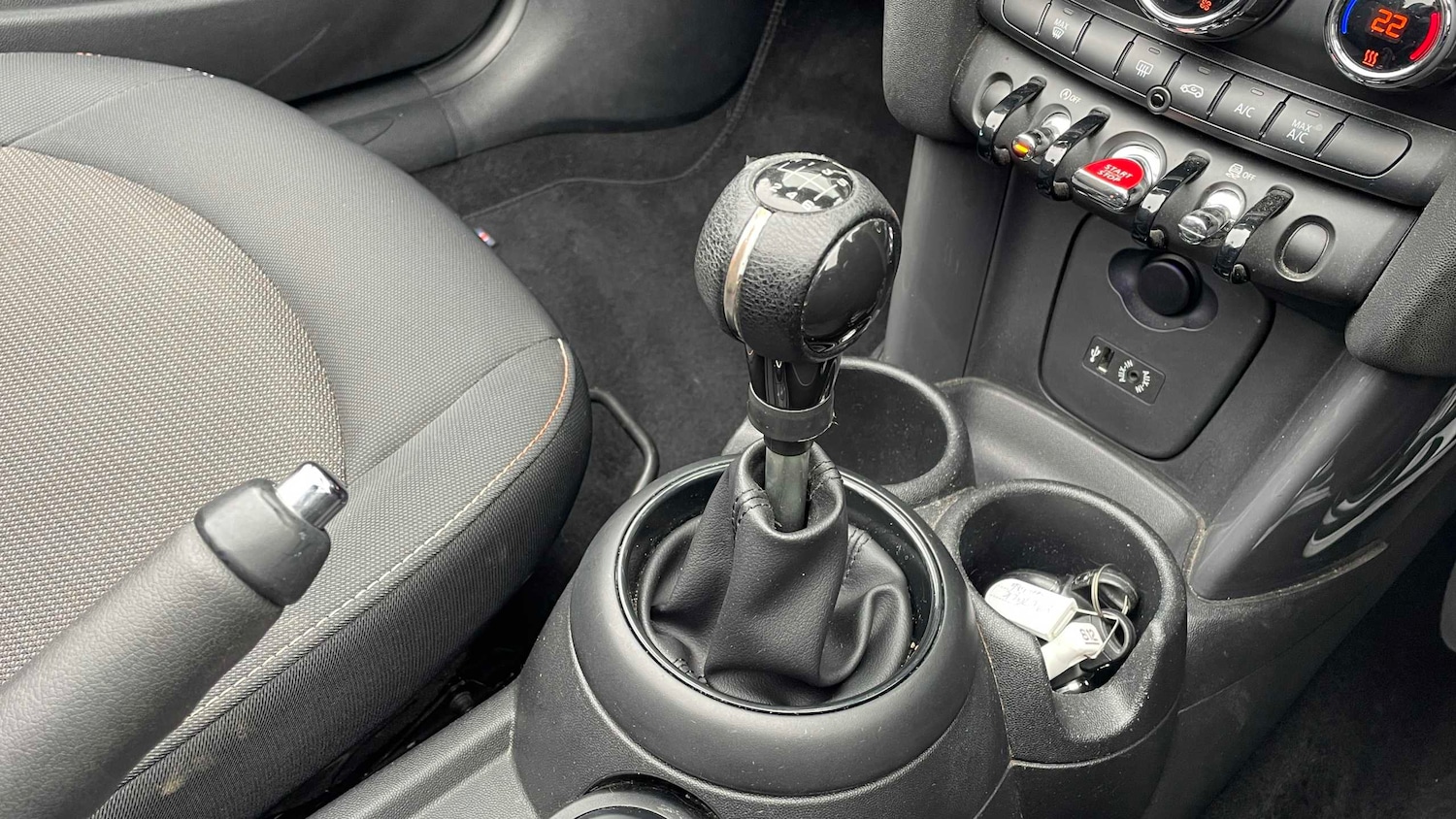 Used MINI Convertible 2017 for sale - 77995838: Photo 8