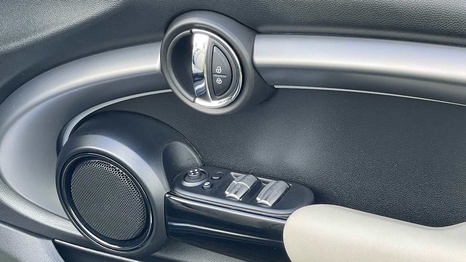 Used MINI Convertible 2023 for sale - 76488155: Photo 21