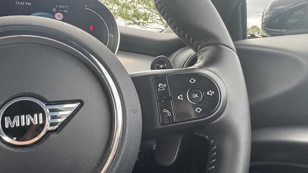 Used MINI Convertible 2023 for sale - 75742290: Photo 29