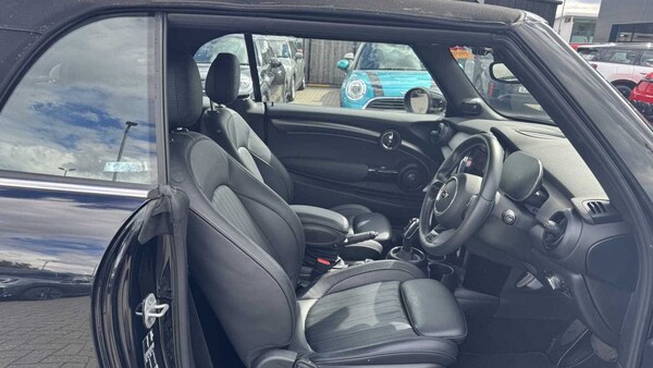 Used MINI Convertible 2023 for sale - 75742290: Photo 9
