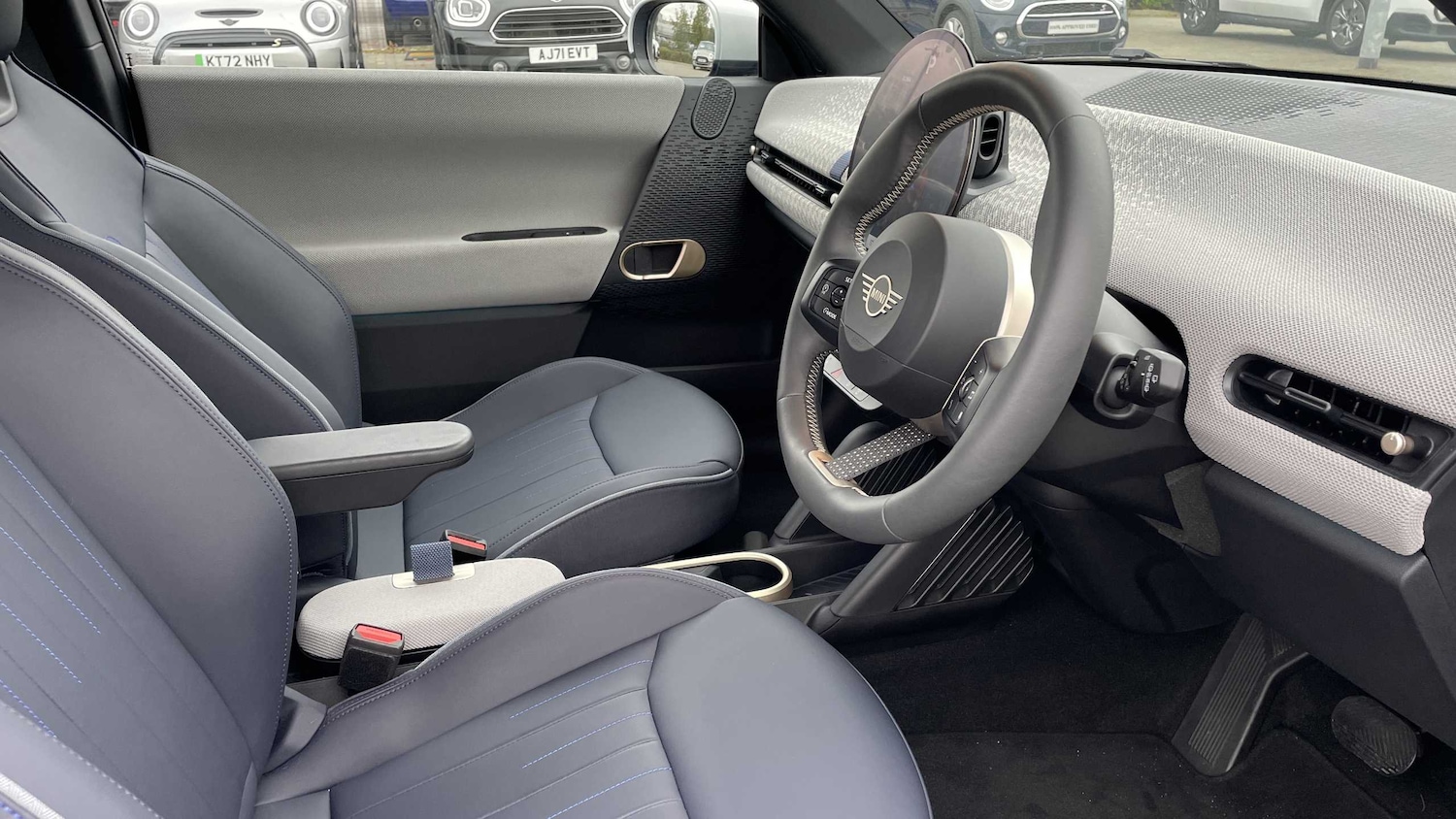 Used MINI Cooper 2024 for sale - 77601364: Photo 4