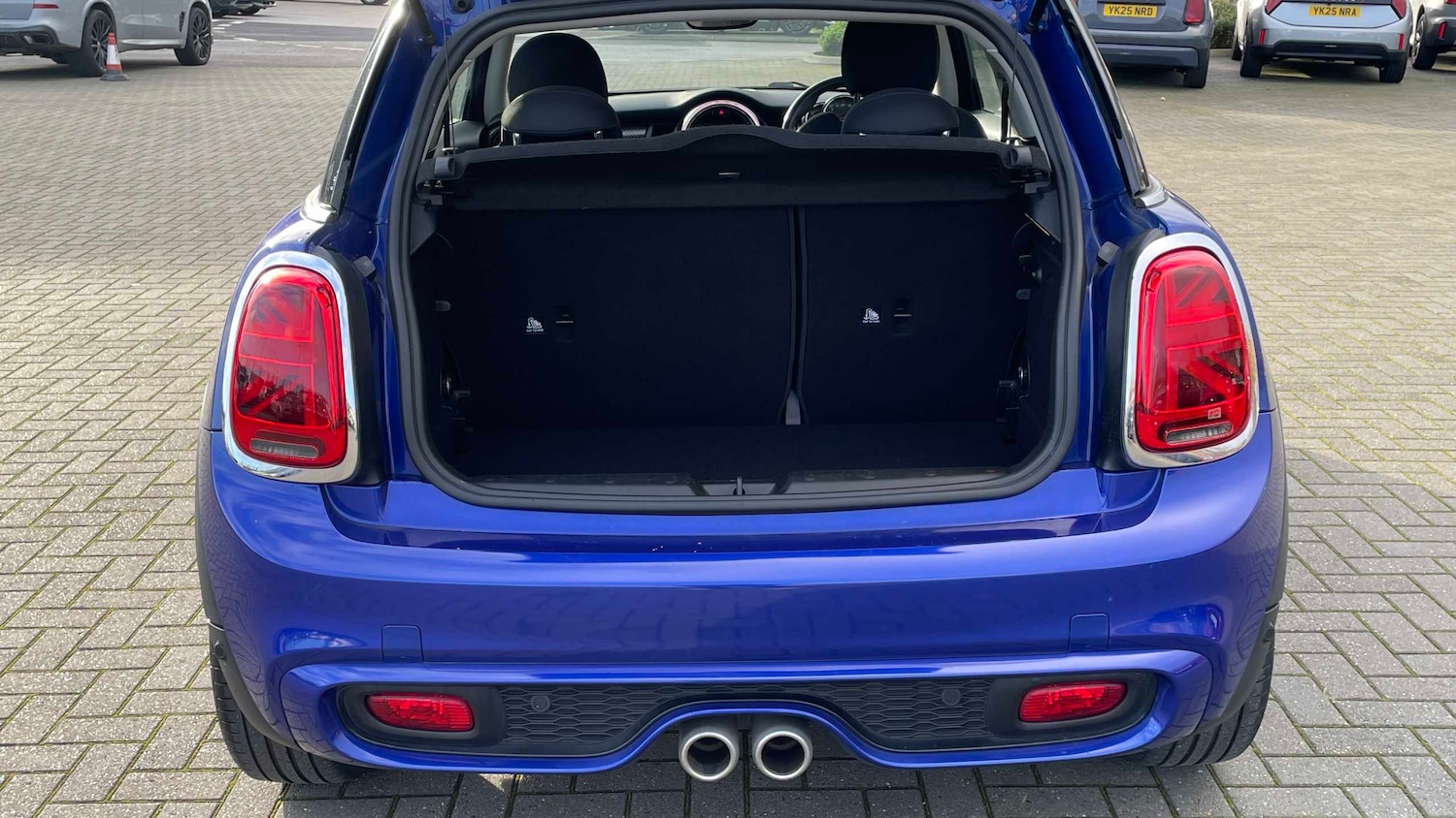 Used MINI Hatch 2020 for sale - 76789401: Photo 11