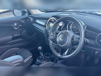 Used MINI Hatch 2020 for sale - 76789401: Photo