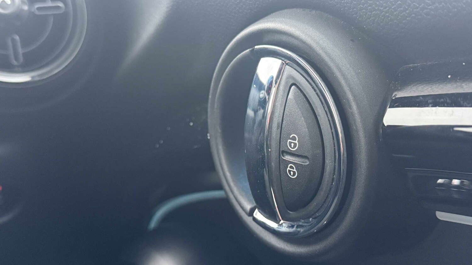 Used MINI Convertible 2023 for sale - 77348113: Photo 30