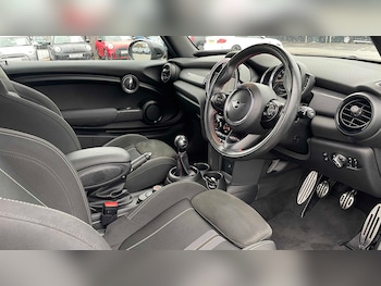 Used MINI Hatch 2020 for sale - 76929062: Photo