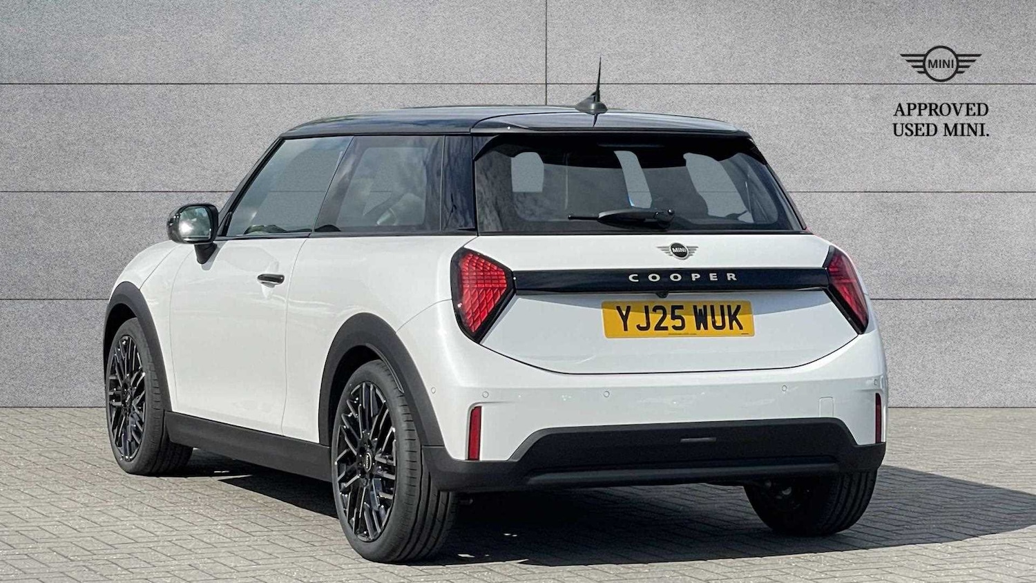 Used MINI Cooper 2025 for sale - 77011314: Photo 2