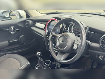 Used MINI Hatch 2021 for sale - 76774069: Photo