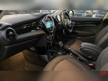 Used MINI Hatch 2022 for sale - 77032267: Photo