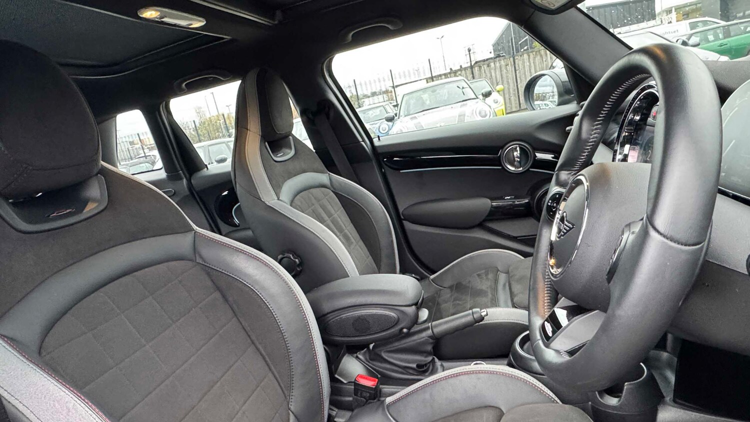 Used MINI Hatch 2023 for sale - 77178800: Photo 12