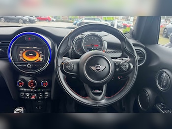 Used MINI Hatch 2018 for sale - 77032215: Photo