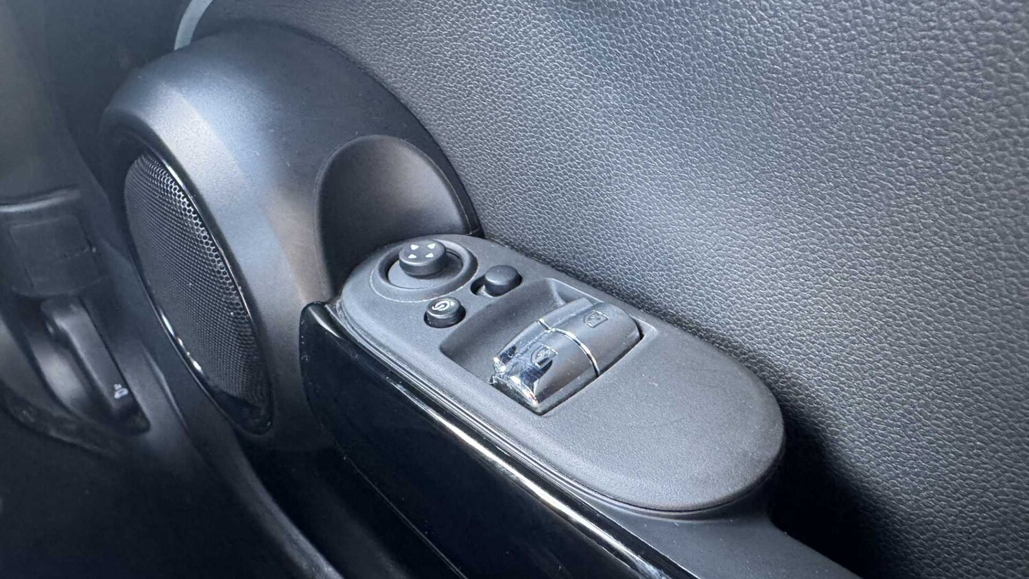 Vehicle 33