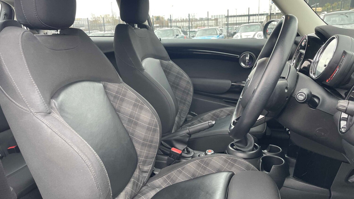 Used MINI Hatch 2018 for sale - 77601166: Photo 10