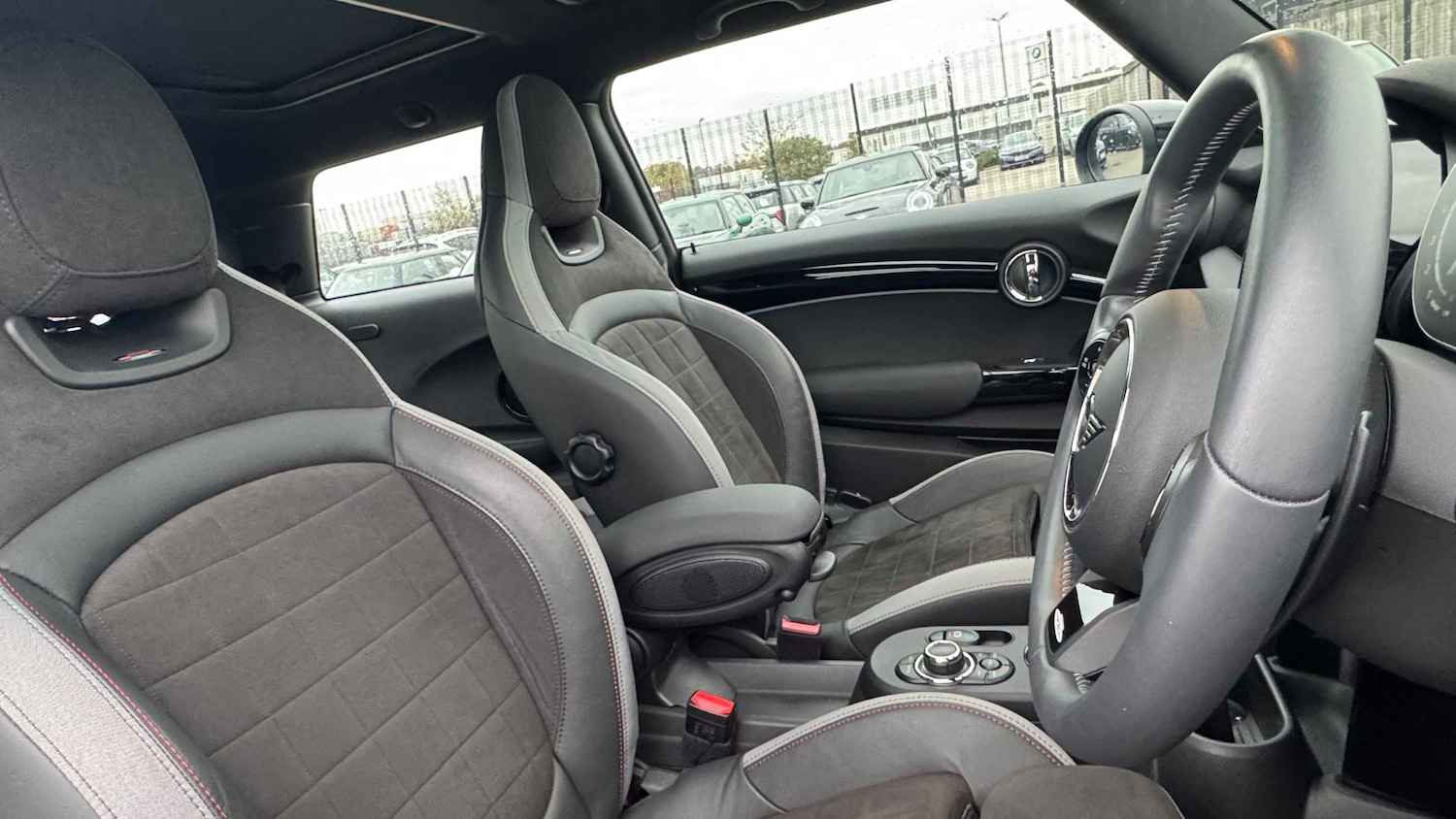 Used MINI Hatch 2022 for sale - 76421185: Photo 13