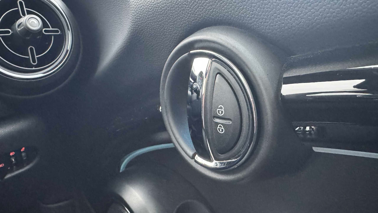 Used MINI Hatch 2022 for sale - 76421185: Photo 32