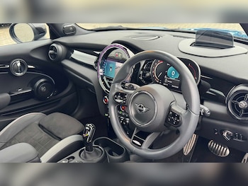 Used MINI Hatch 2022 for sale - 76421185: Photo