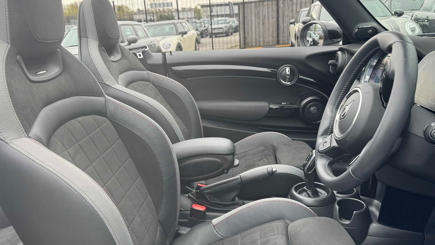 Used MINI Convertible 2023 for sale - 78209321: Photo 12