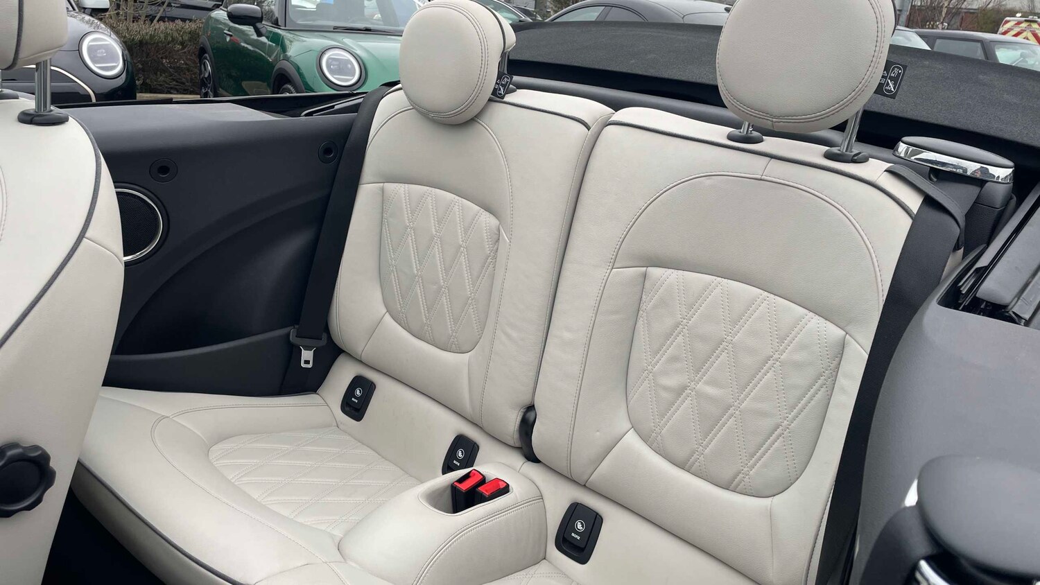 Used MINI Convertible 2019 for sale - 77995961: Photo 10