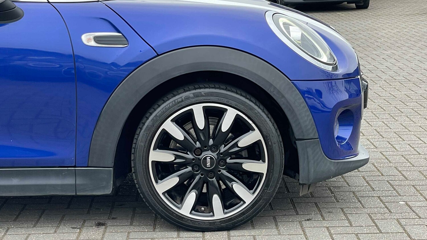 Used MINI Convertible 2019 for sale - 77995961: Photo 12