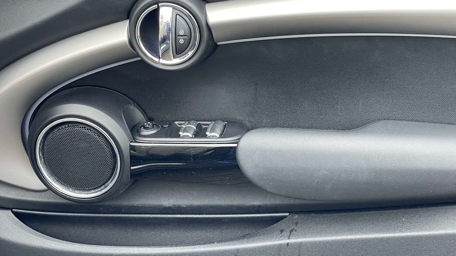 Used MINI Convertible 2019 for sale - 77995961: Photo 18