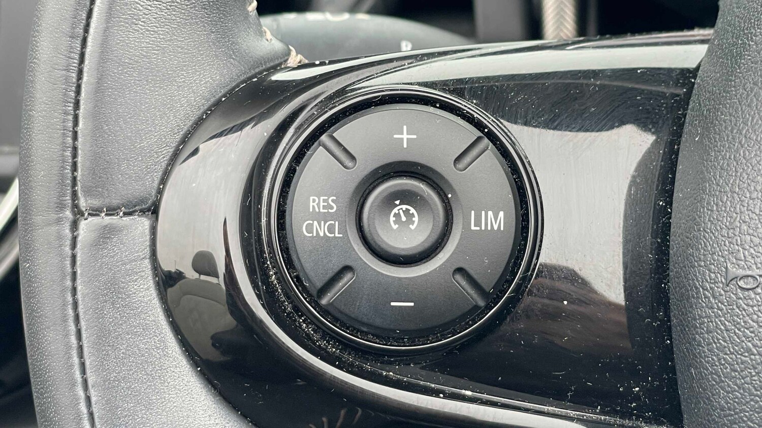 Used MINI Convertible 2019 for sale - 77995961: Photo 22