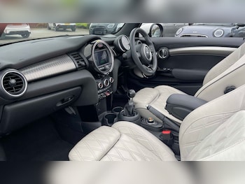 Used MINI Convertible 2019 for sale - 77995961: Photo