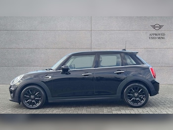 Used MINI Hatch 2019 for sale - 76875719: Photo