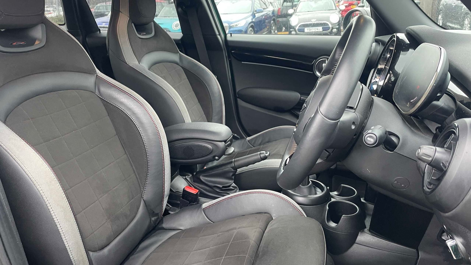 Used MINI Hatch 2024 for sale - 77373902: Photo 11