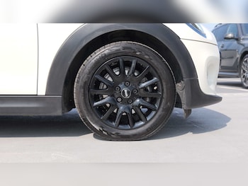 Used MINI Convertible 2019 for sale - 79637210: Photo