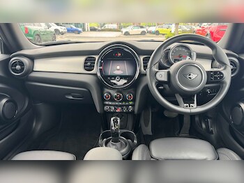 Used MINI Hatch 2022 for sale - 77698765: Photo