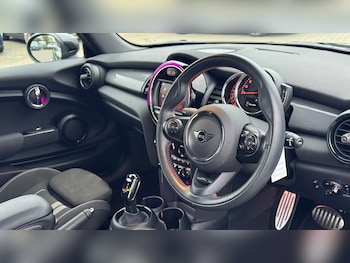 Used MINI Hatch 2020 for sale - 76421041: Photo