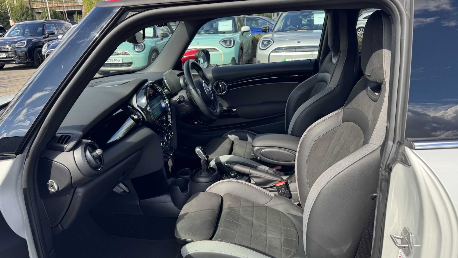 Used MINI Hatch 2021 for sale - 75917992: Photo 13