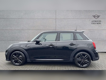 Used MINI Hatch 2023 for sale - 76774101: Photo