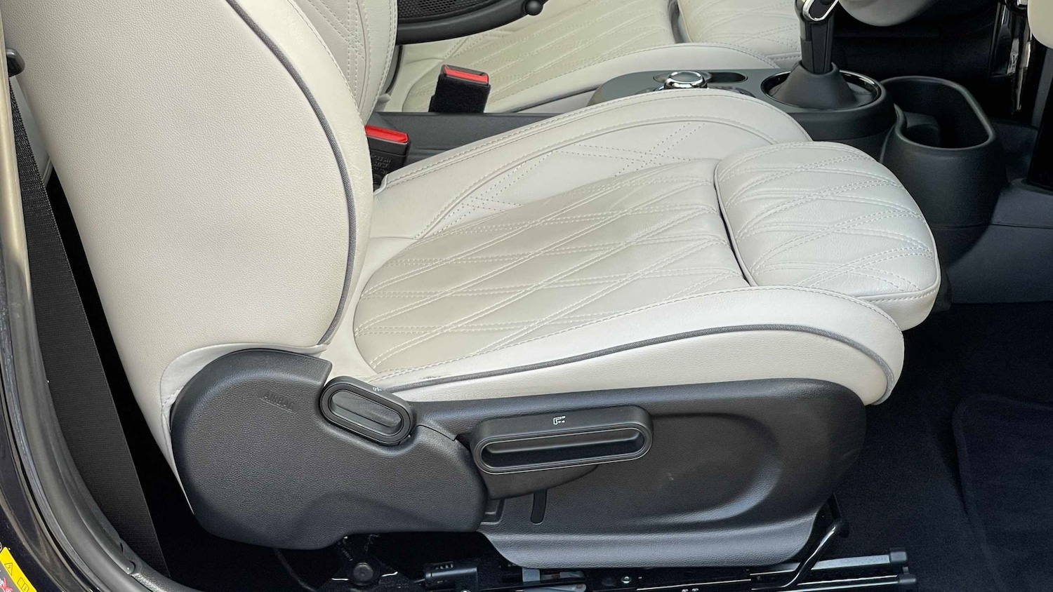 Used MINI Hatch 2022 for sale - 76401402: Photo 21