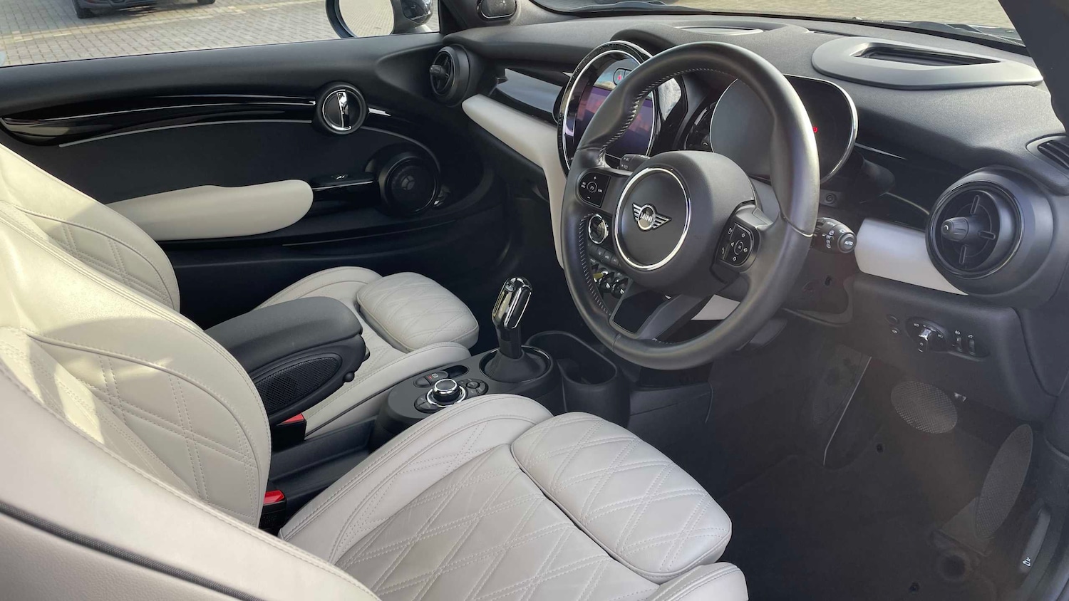 Used MINI Hatch 2022 for sale - 76401402: Photo 4