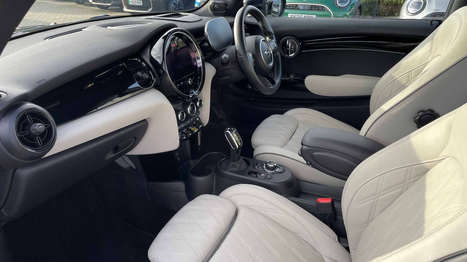 Used MINI Hatch 2022 for sale - 76401402: Photo 5